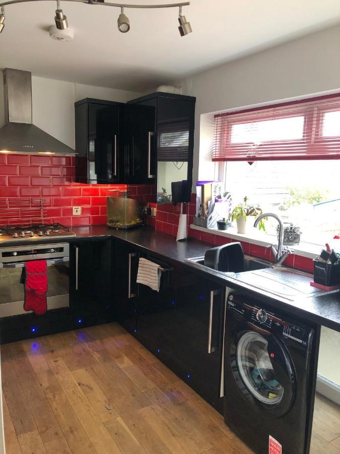 Six By The Sea - 2 Bed House - A Little Something For Everyone Saint Columb Minor Buitenkant foto